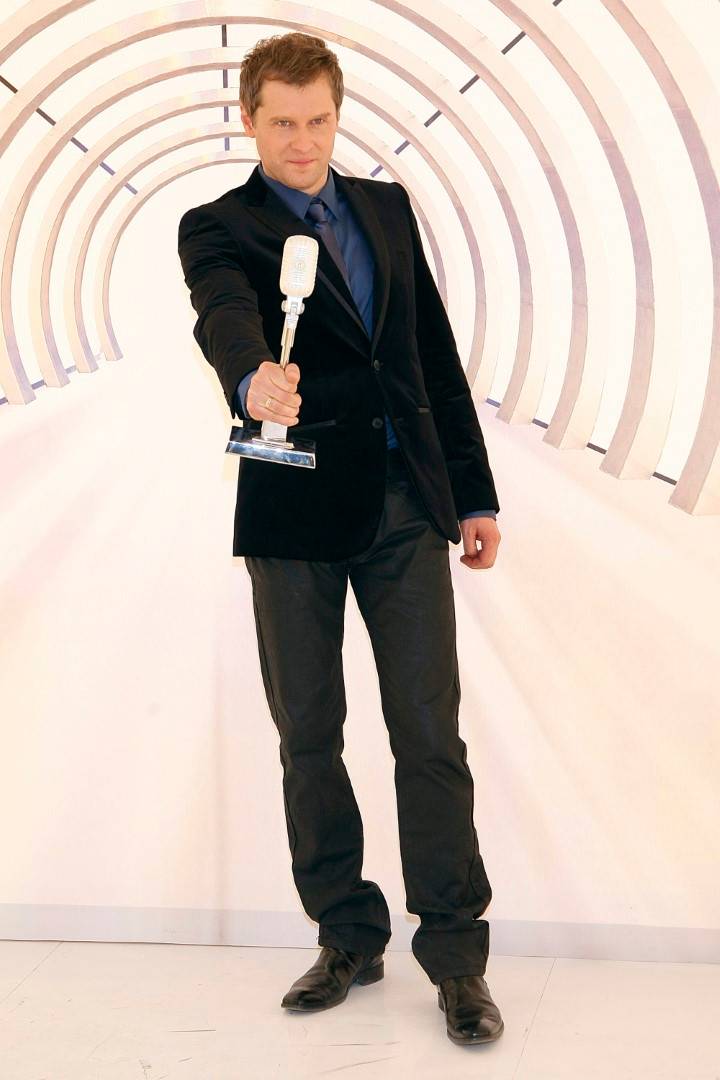 Pamiętacie “Jak oni śpiewają”? Przypominamy stare zdjęcia, dramy i zwycięzców! (FOTO)