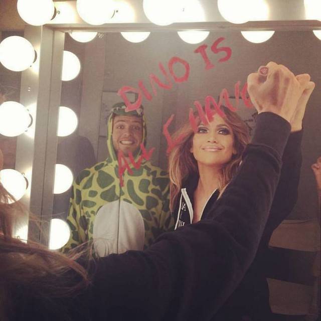 Jak zaprzyjaźnić się z gwiazdami? Wstawić siebie do ich fotek