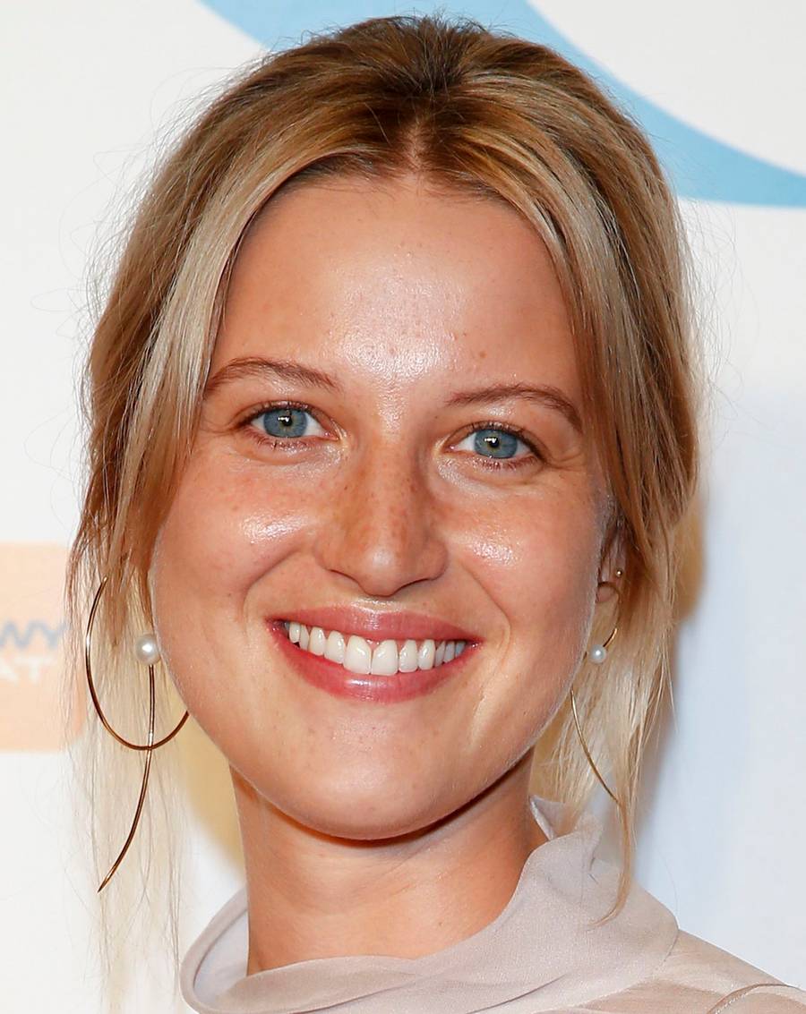 Domańska BEZ MAKIJAŻU, Wieniawa z kreskami na powiekach – przegląd MAKIJAŻY gwiazd na premierze filmu