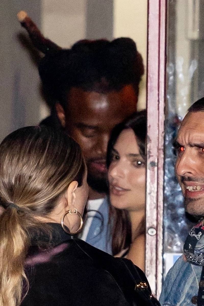 Emily Ratajkowski podsyca plotki o romansie z muzykiem!