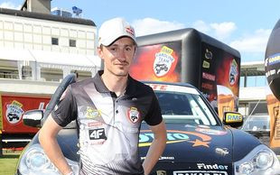 Adam Małysz zaczyna bywać? (FOTO)