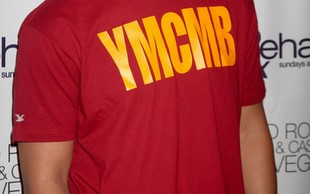 Zrobiła sobie tatuaż na czole dla rapera