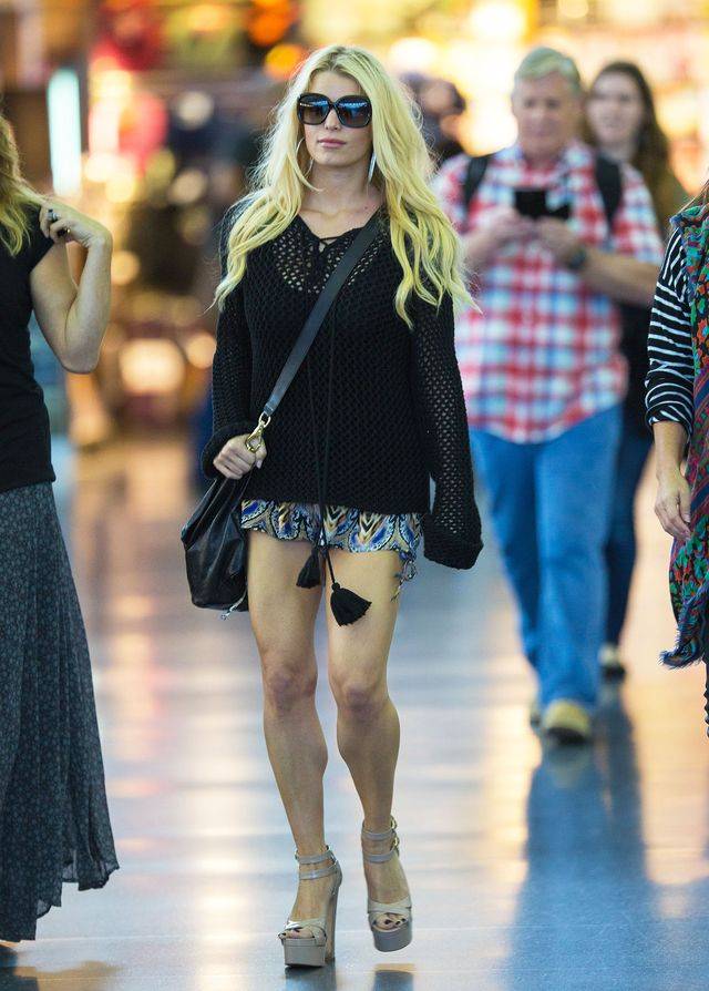Jessica Simpson niknie w oczach