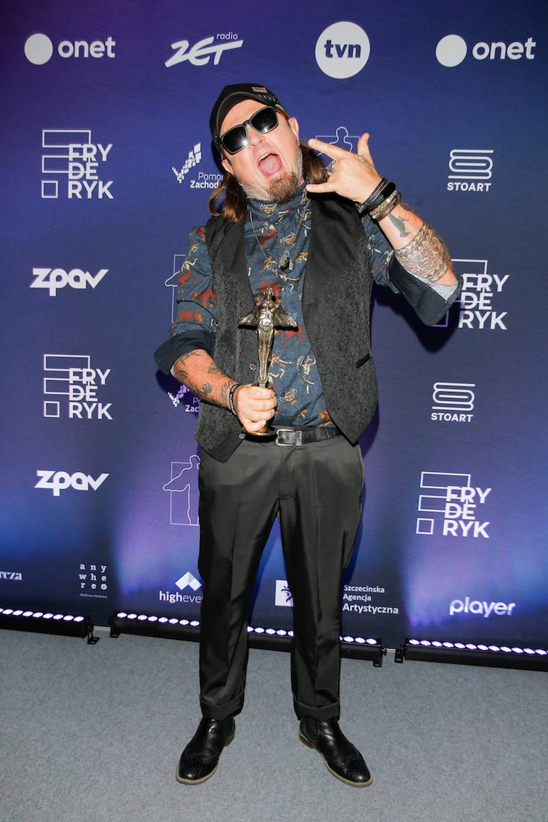 FRYDERYKI 2021. Dziwna fryzura Viki Gabor, Zalewski pocałował się z Kaminskim i Ewa Krawczyk