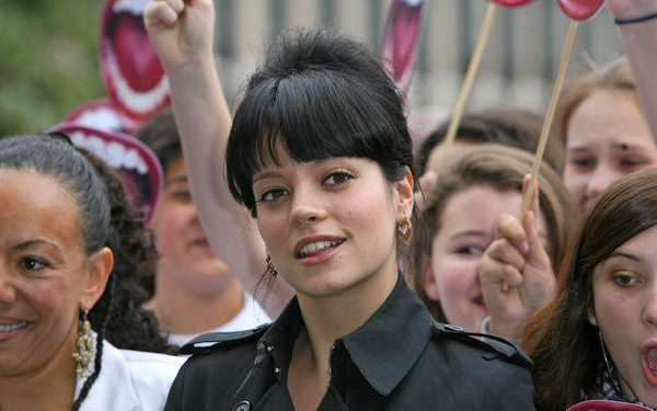 Lily Allen zaszyła się w domu