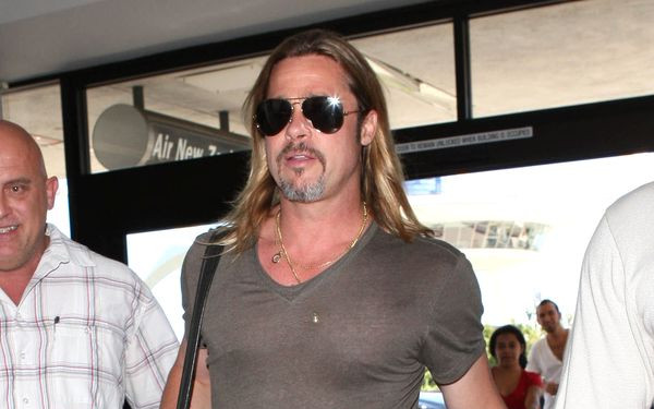 Brad Pitt na lotnisku