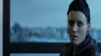 Dziewczyna z tatuażem zapowiada się na hit [VIDEO]