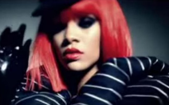 Rihanna w nowym klipie Rock Star (FOTO + VIDEO)