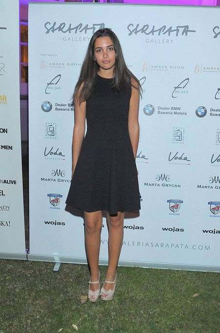 Sara Faraj na salonach