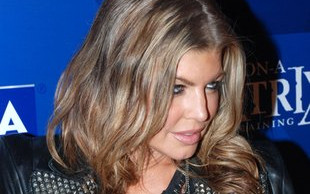 Dziurawy podkoszulek i agrafki (FOTO)