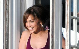 Co się stało z biustem Jennifer Lopez? (FOTO)