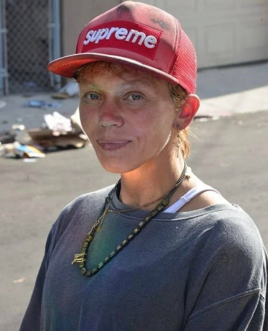 Loni Willis jako bezdomna