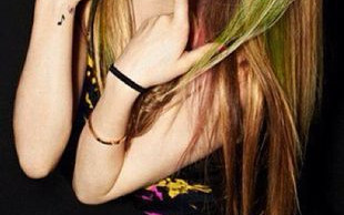 Avril Lavigne dostała prezent od polskich fanów (FOTO)