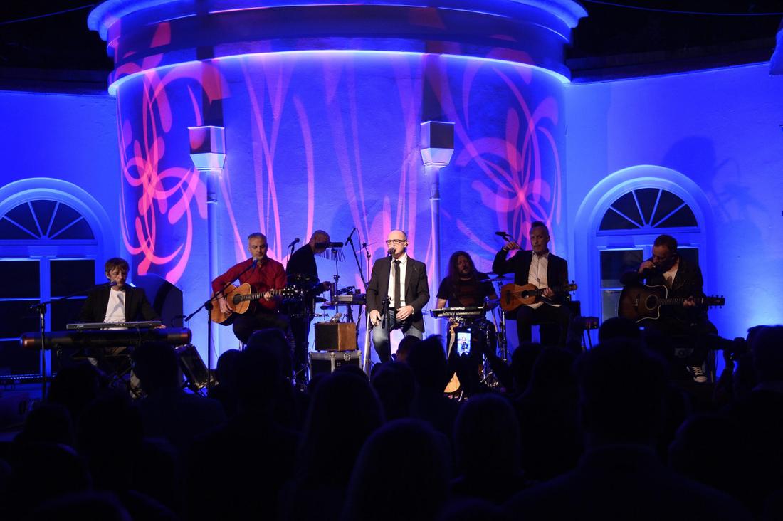 Andrzej Krzywy, De Mono/ KAPiF