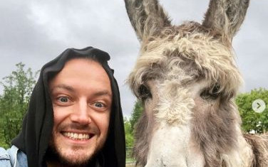 Baron i Antek Królikowski wbijają sobie “szpile” – komu kibicujesz?