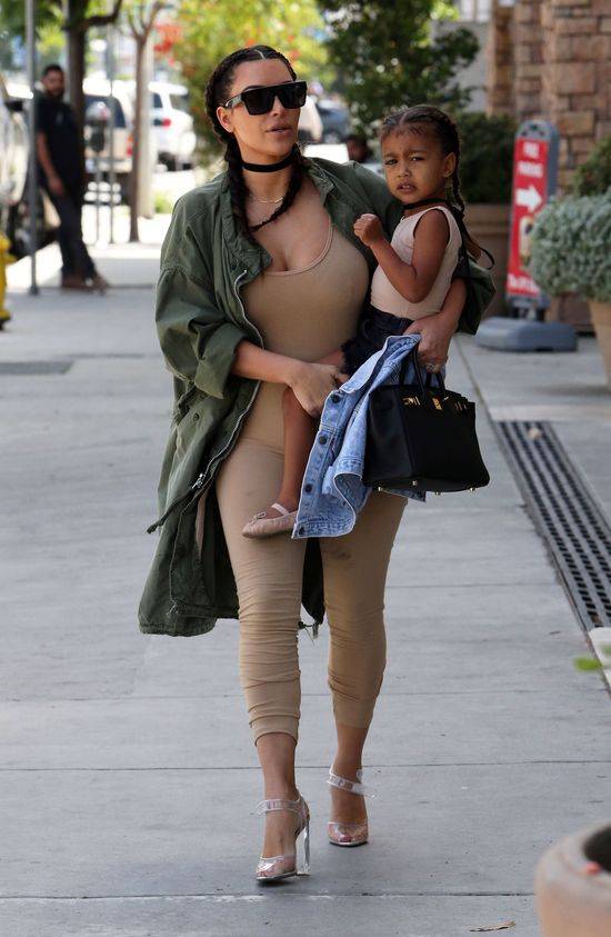 15 dowodów na to, że Kim Kardashian potrzebuje stylisty OD ZARAZ!