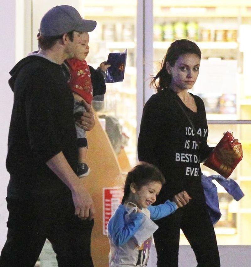 Mila Kunis Ashton Kutcher