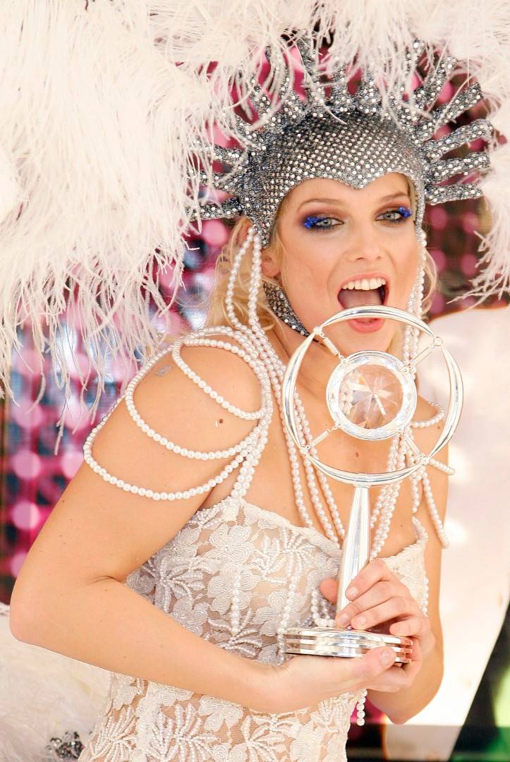 Pamiętacie “Jak oni śpiewają”? Przypominamy stare zdjęcia, dramy i zwycięzców! (FOTO)