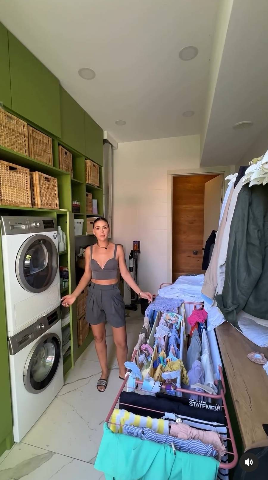 Halejcio oprowadza po CAŁYM domu za 9 mln: “Tu siusiu, tu basen, tu sauna, tu warzywka, tu Lambo” (ZDJĘCIA)