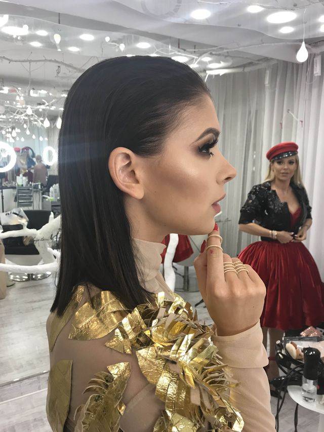 Doda i Klaudia Halejcio przed galą Telekamer w atelier Kajetana Góry