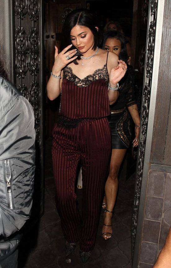 Wydałam fortunę na kosmetyki od Kylie. To był BŁĄD MOJEGO ŻYCIA