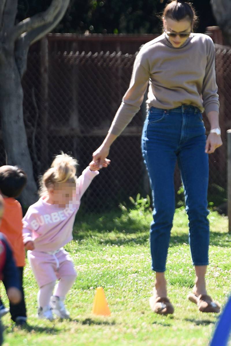 Irina Shayk z córeczką na pikniku – bez Bradleya Coopera