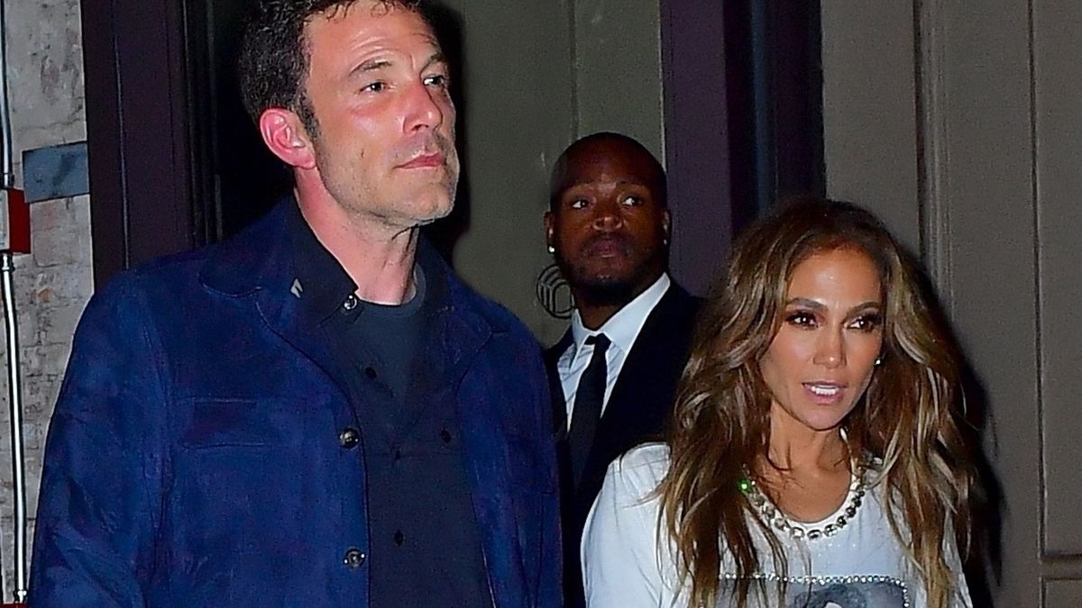 Zakochana J.Lo w koszulce z własną podobizną na koncercie z Benem Affleckiem