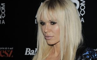 Na czym skupiłeś wzrok? Piersi czy twarz? (FOTO)