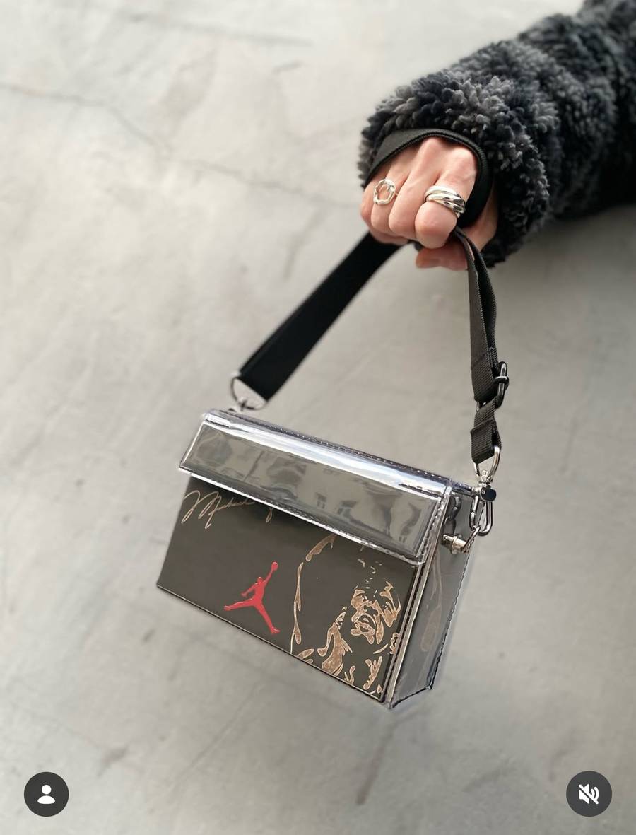 Torebki z pudełek drogi marek u Emwuhats, fot. Instagram