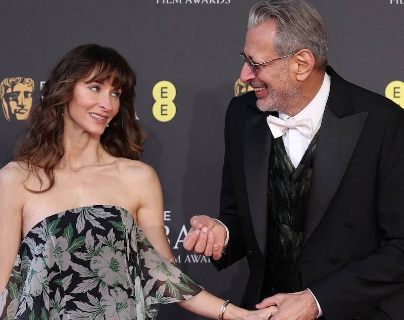 BAFTA – czerwony dywan. Demi Moore w cekinach, Selena Gomez z głębokim dekoltem, Pamela Anderson…