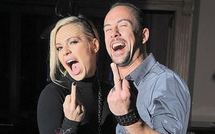 Co Doda robi wieczorami z Nergalem? (VIDEO)