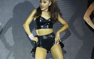 Sorry, Ariana, wyglądasz jak dz***a