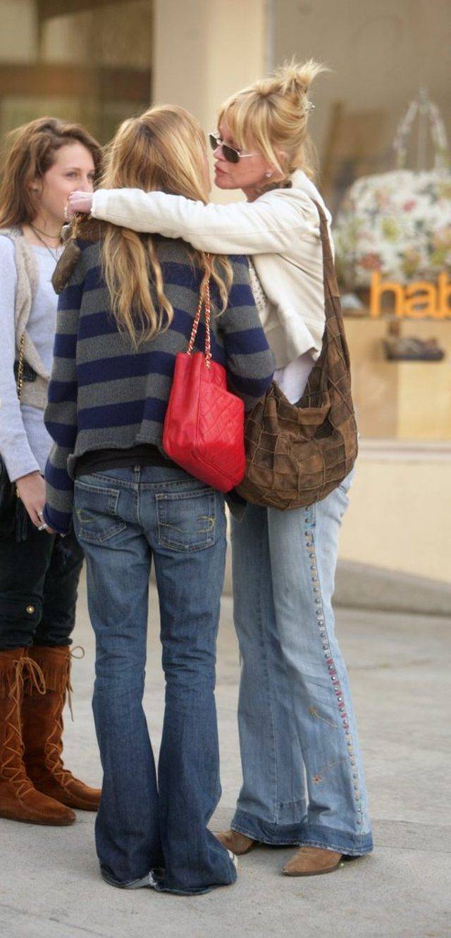 Dakota Johnson na starych zdjęciach