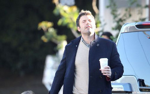 Ben Affleck sam zajmuje się córkami (FOTO)