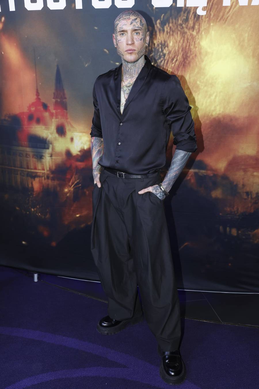 Zaskakująca premiera filmu “Putin”! Patryk Vega z żoną i córką, Marta Krupa w sweterkowej sukience (FOTO)