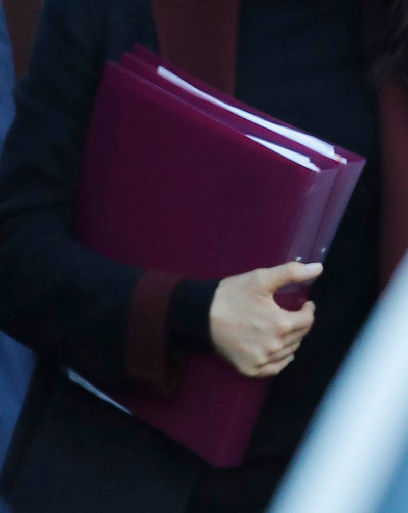 Najnowsze zdjęcia Meghan Markle! Zobaczcie, jak ukrywa CIĄŻOWY brzuszek!