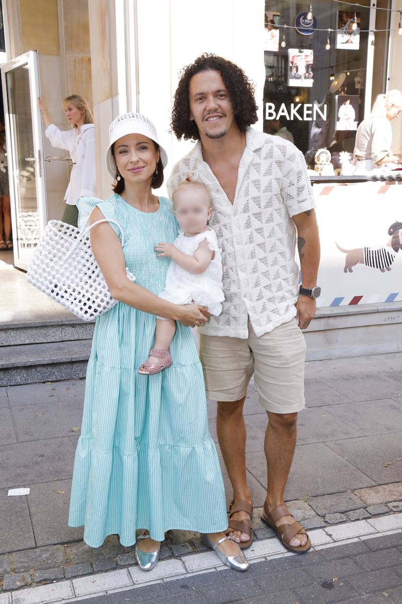 Celebryci na otwarciu sklepu dziecięcego w stolicy. Tomasz Torres z rodzinką, Maja Hyży, Alżbeta Lenska z ukochanym