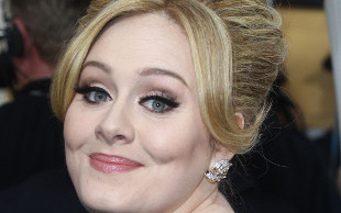 U Adele Oscar, a potem… hamburger