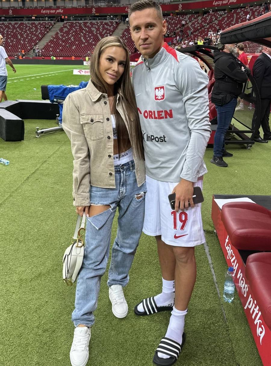 Przemysław Frankowski przywitał Stambuł! Jego żona już podbija serca TURECKICH kibiców (FOTO)