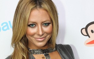 Ten biust wygląda na naturalny (FOTO)