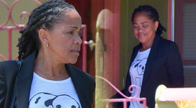 mama-meghan-markle-g-R1