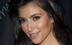 Kim Kardashian już wróciła do swojego koloru włosów