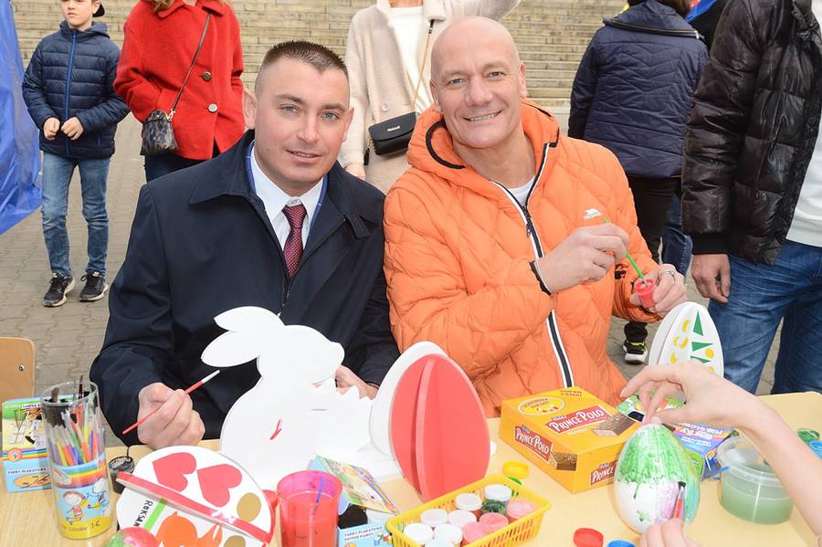 Gwiazdy malują pisanki