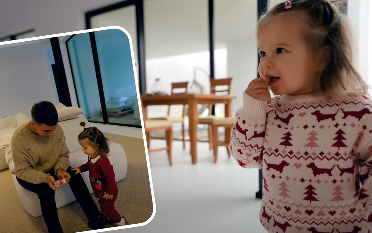 Dom rodziców Wersow. Beton, biel i ogromna przestrzeń (ZDJĘCIA)