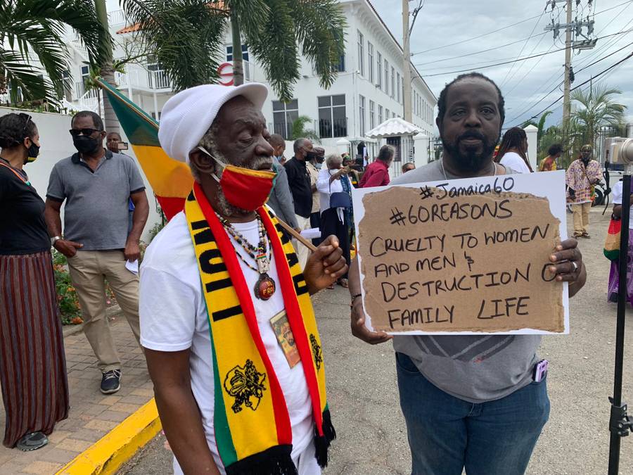 Wizyta księcia Williama i księżnej Kate na Jamajce - powitały ich PROTESTY!