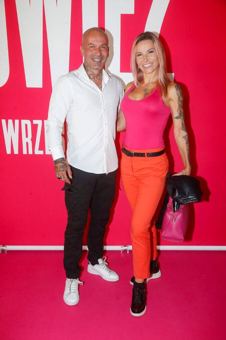 Gwiazdy na premierze filmu “Teściowie 2”: Katarzyna Warnke w nowej fryzurze, Agnieszka Woźniak-Starak, Monika Miller