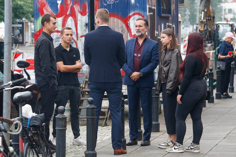 Córka i bliscy na pogrzebie Joanny Kołaczkowskiej. Tak potraktował ich duchowny