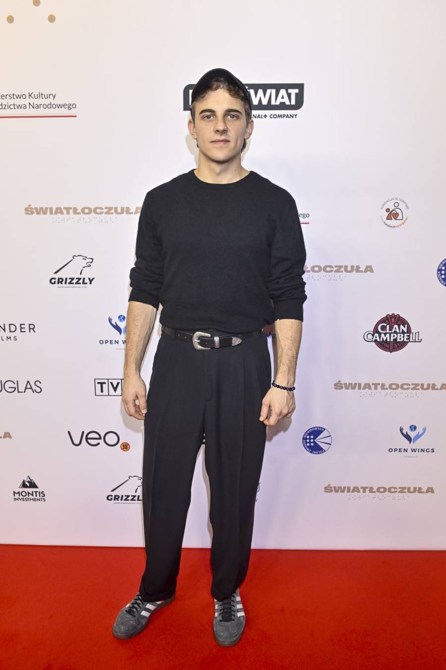 Wielka premiera filmu “Światłoczuła”. ODMIENIONY Nikodem Rozbicki, Kamil Nożyński, Ostaszewska… (FOTO)