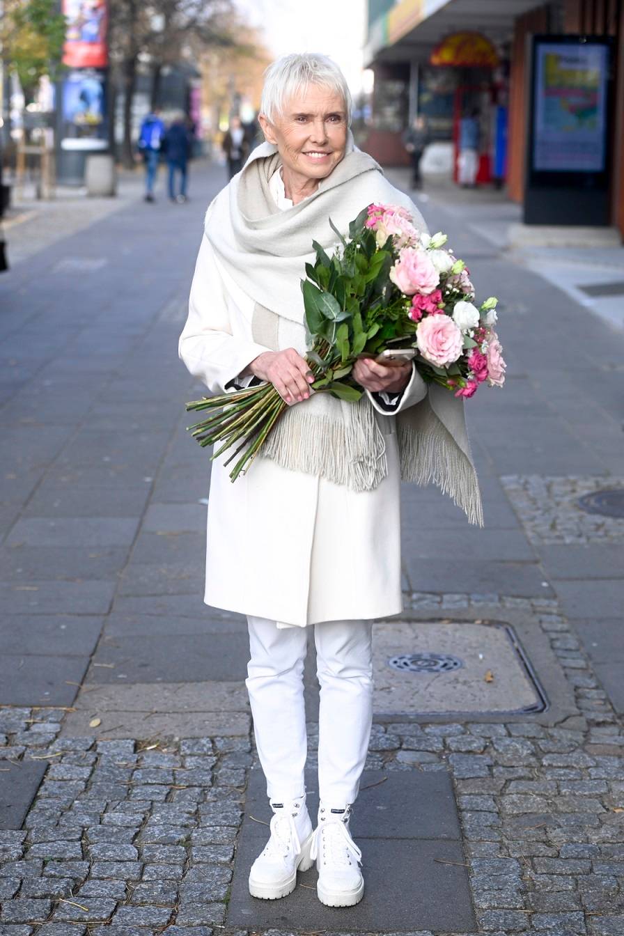Gwiazdy pod studiem DDTVN. Małgorzata Rozenek i Joanna Przetakiewicz ze swoimi psiakami