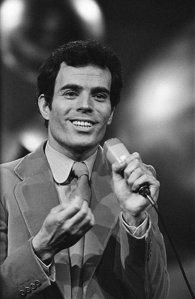 Julio Iglesias fot. Wikimedia Commons 